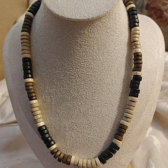 ⭐️3/$30 Vintage Hawaiian Coconut Wood Bead Necklace & Bracelet - Picture 4 of 6